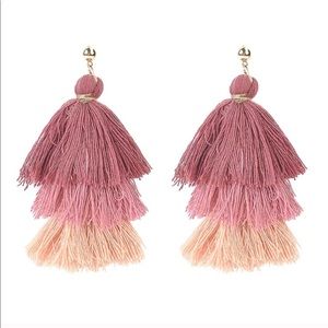 🛍 Triple tiered dusty pink earrings